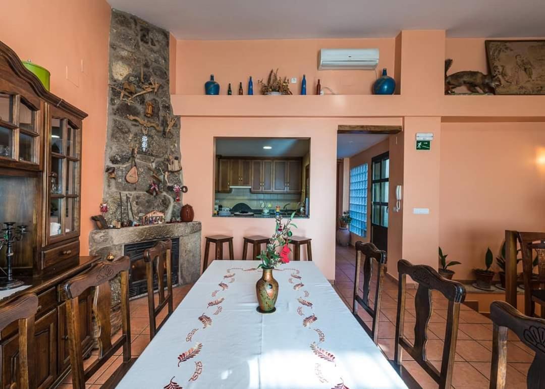 Apartamentos & Casa Rural Boada Con Jardin Interior Y Barbacoa Villamiel Exteriör bild